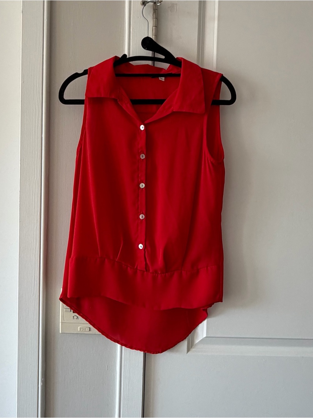 S Red Sleeveless Button-Front Blouse